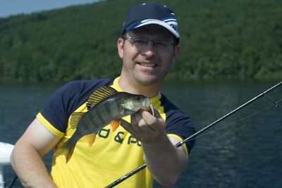 Un lipless crankbait lourd permet de pêcher vite et profond